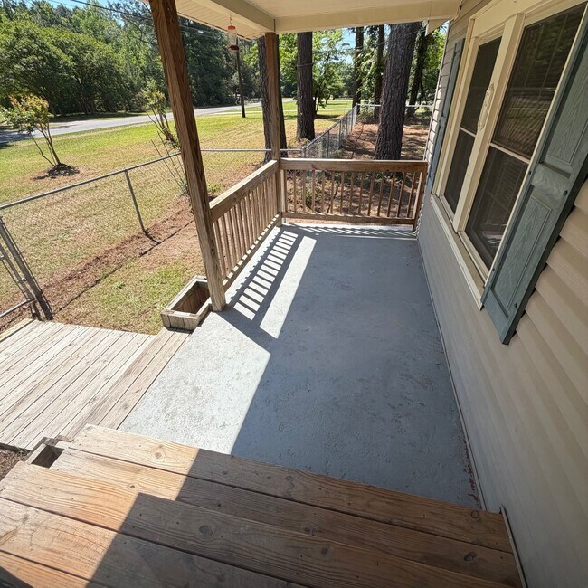 Building Photo - 6164 Highland Ave