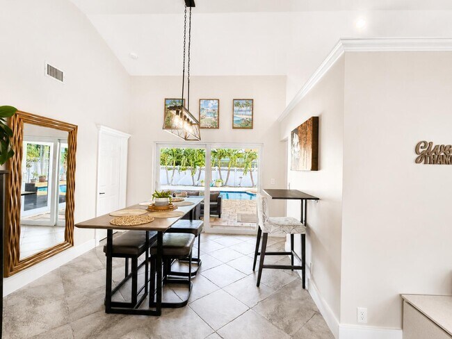 Building Photo - 6373 NW 55th Manor
