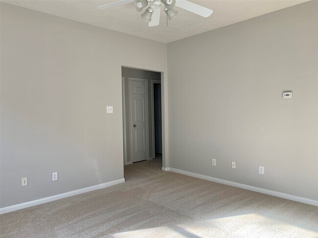 Building Photo - 11 Baccara Pl