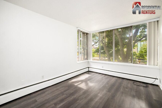 Building Photo - 1409 N Prospect Ave