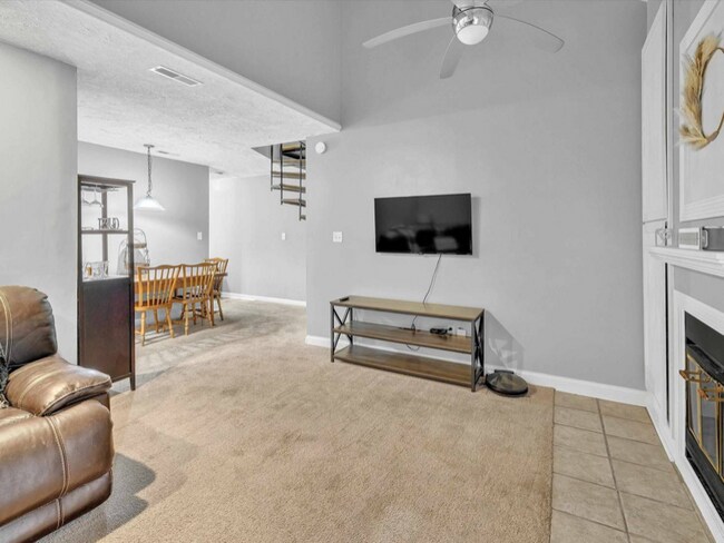 Building Photo - 4303 Loft Cove