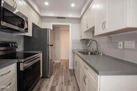 Building Photo - 355 S Madison Ave