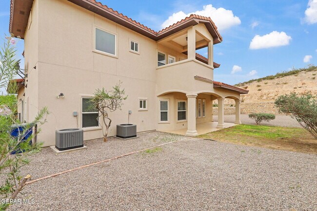 Building Photo - 6285 Wildwood Ct