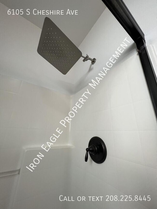 Building Photo - 6105 S Cheshire Ave