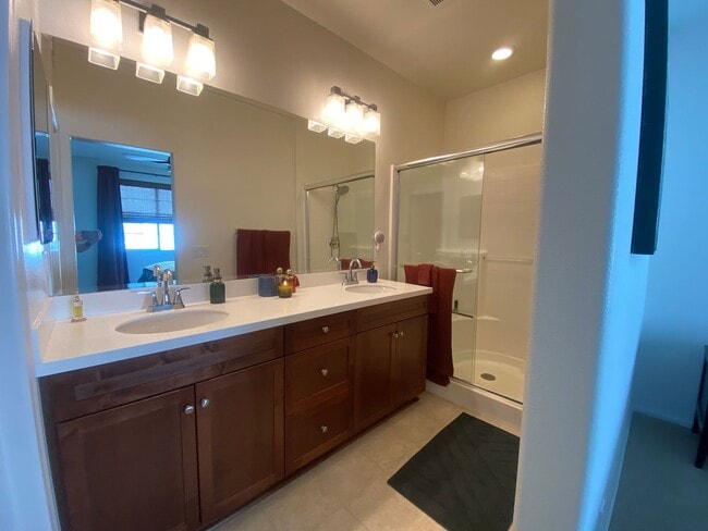 Building Photo - Downtown Upland 3 Bedroom Condo