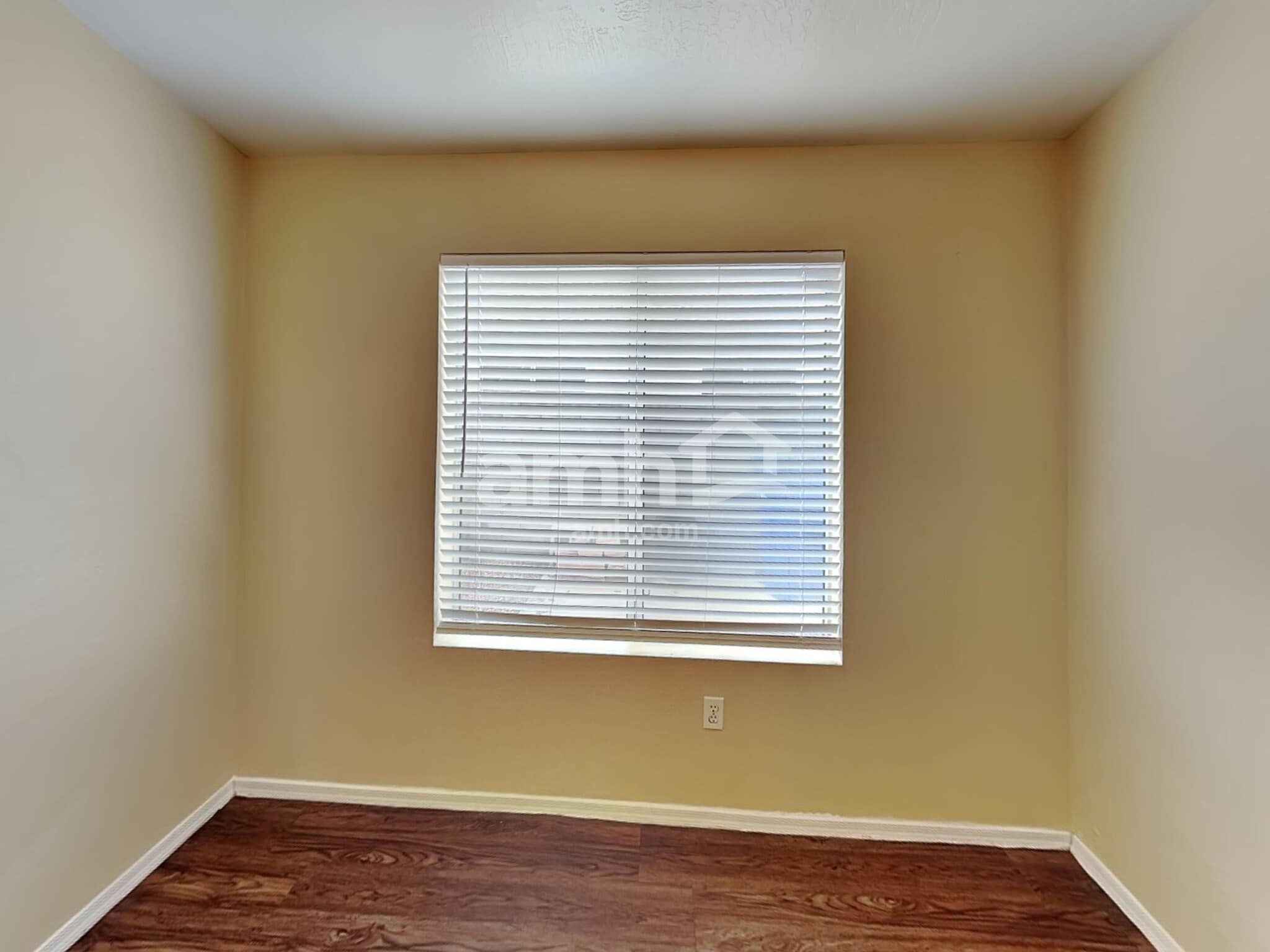 Building Photo - 7515 E Medina Ave