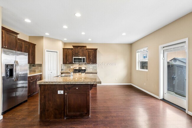 Building Photo - Spacious 4 BR 2.5 BA Home in Damascus