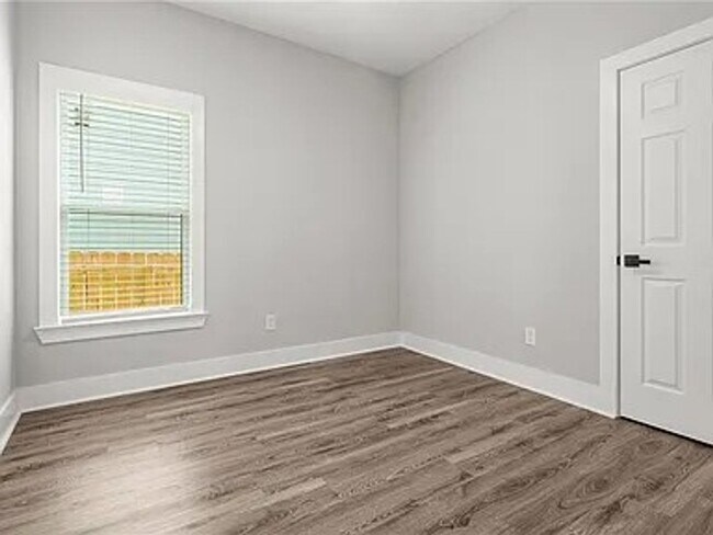 Building Photo - Stylish 4bd/2ba Renovated Rental with Fenced Yard in Growing Westside Neighborhood