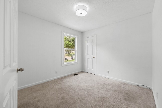 Building Photo - 741 Princeton Cir