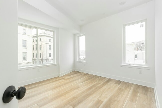 Building Photo - 1255 N 23rd St