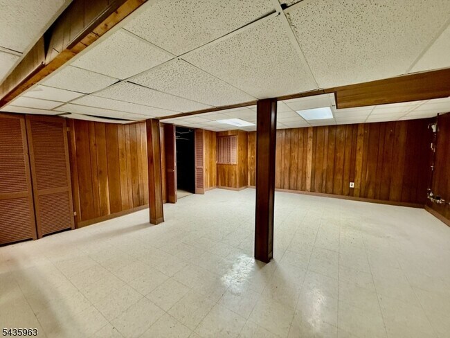 Building Photo - 65 Wabeno Ave