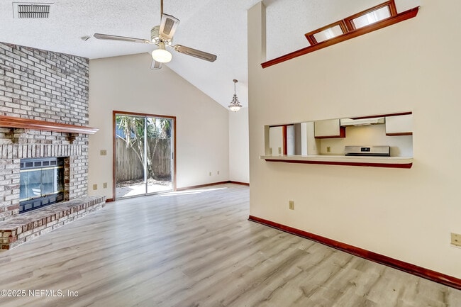 Building Photo - 12015 Cobblewood Ln N