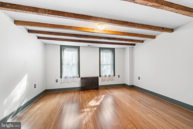 Building Photo - 907 League St