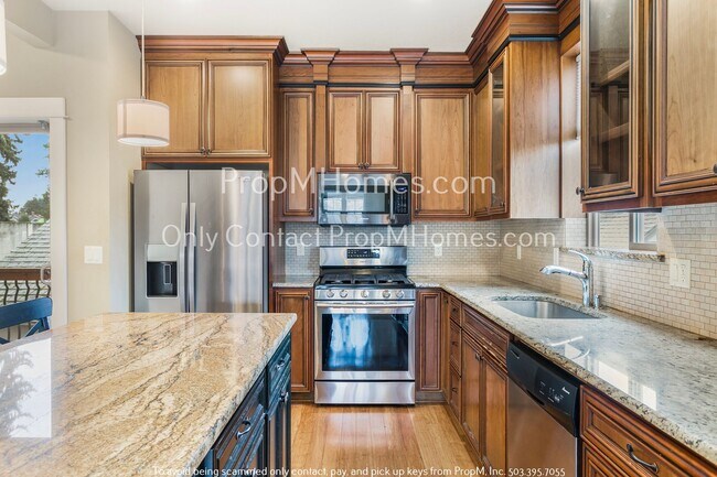 Building Photo - Charming Three Bedroom Home in Arbor Lodge!