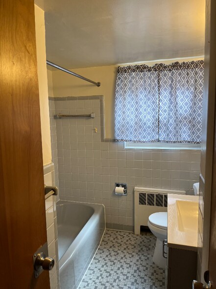 Building Photo - 1814 Compton Rd