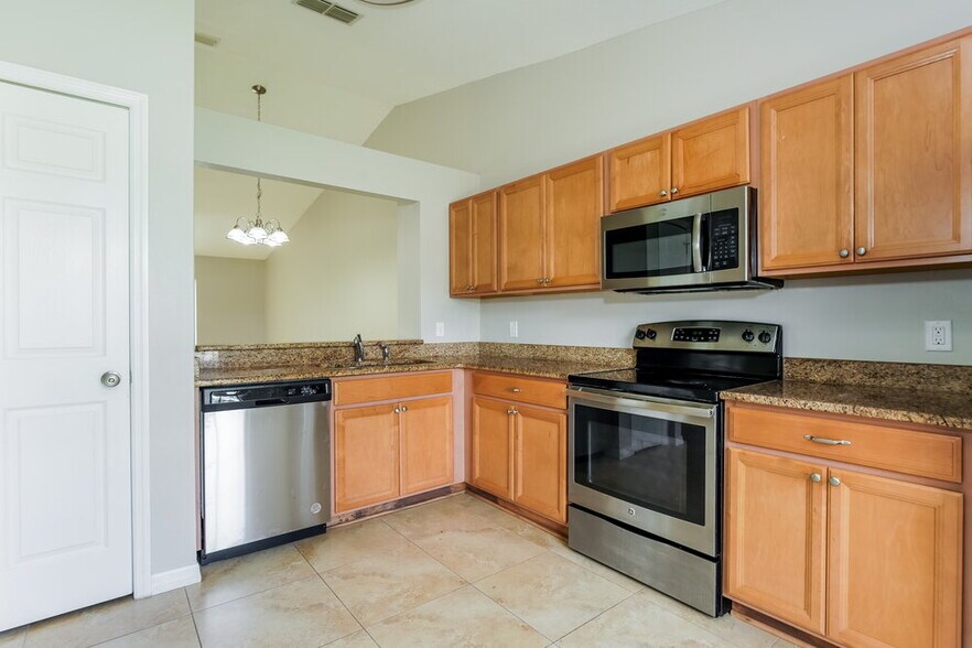 Building Photo - 12775 Majorama Dr