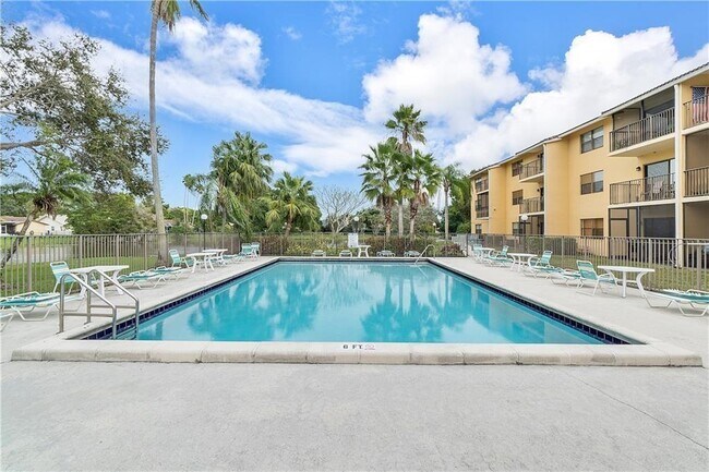 Building Photo - 11477 NW 39th Ct