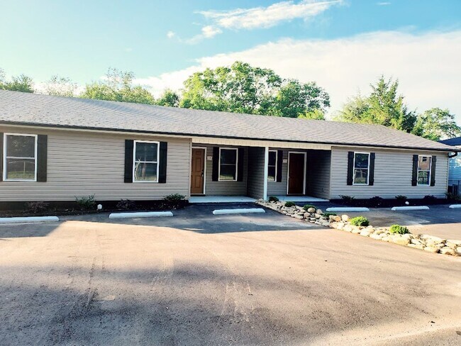 Building Photo - 8 Stephanie Dr