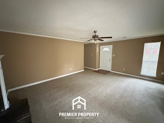 Building Photo - Charming 3BR/2BA Near Germantown | Fireplace & Bay Window Dining