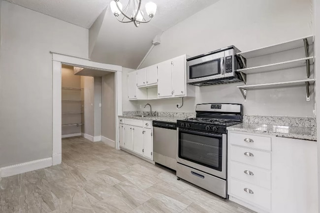 Building Photo - 615 Linwood Ave NE