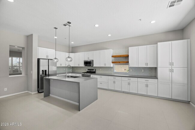 Building Photo - 16861 N 106th Way