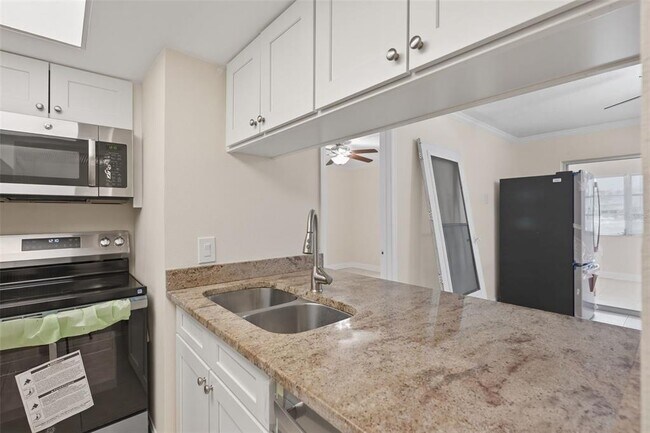 Building Photo - 4758 Jasper Dr