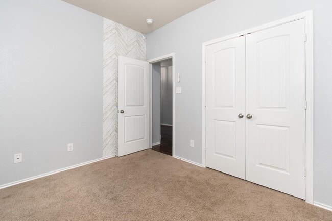 Building Photo - 4831 Rosaline Dr