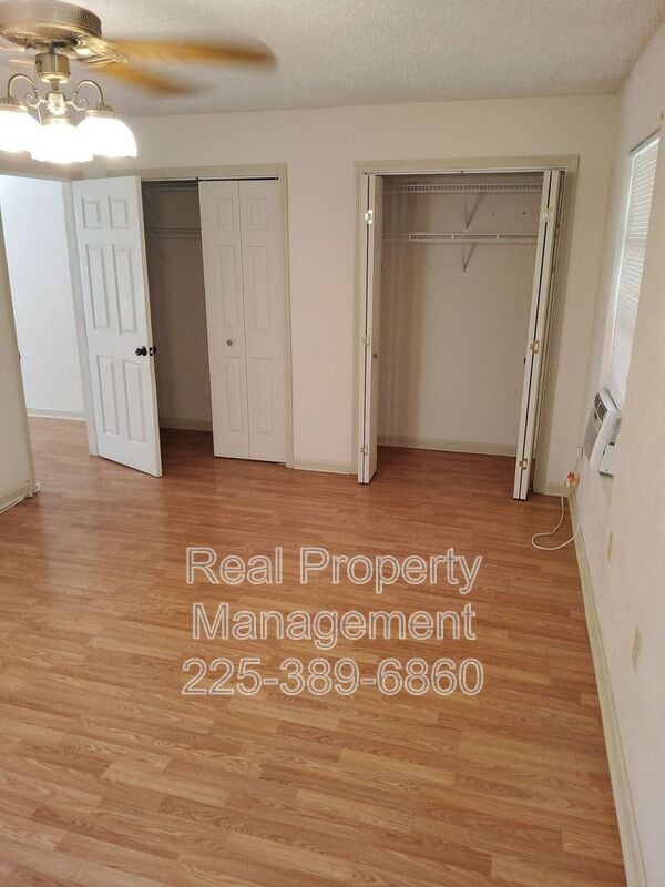 Building Photo - 1208 N Willow Ave