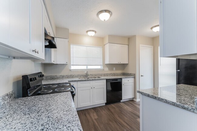 Building Photo - 7011 Pickett Dr