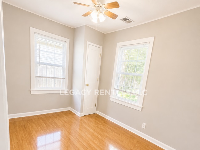 Building Photo - 241 Evansdale Ave