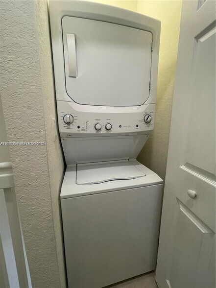 Building Photo - 10491 W 34th Ct