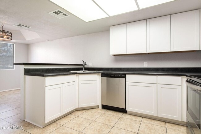 Building Photo - 4545 N 67th Ave