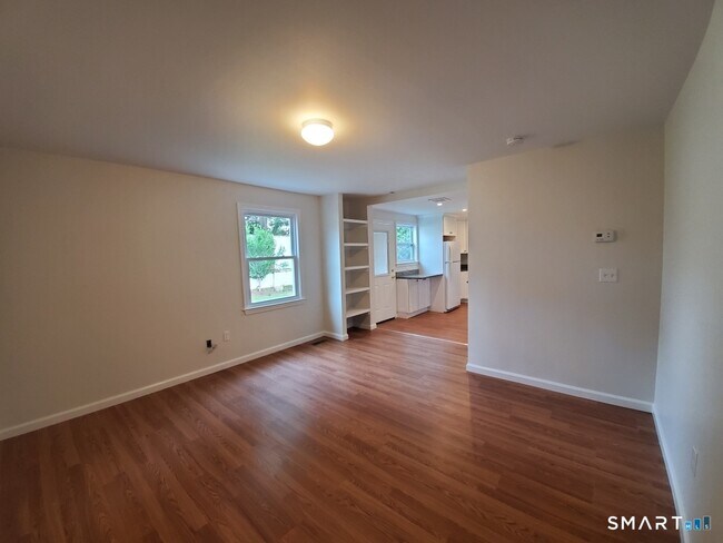 Building Photo - 170 Brookfield Ave