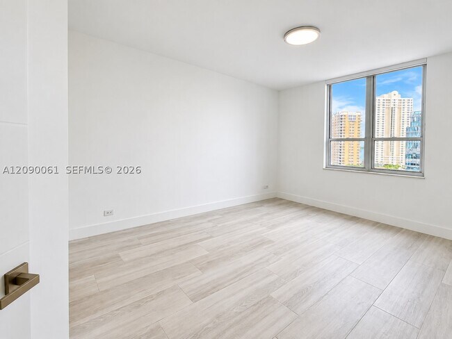 Building Photo - 701 Brickell Key Blvd