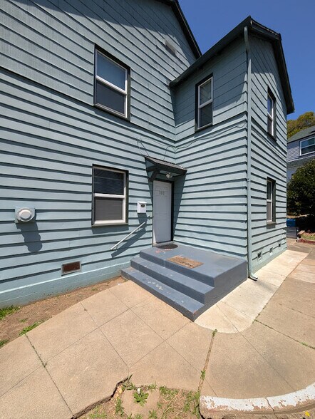 Building Photo - 101 Daniels Ave