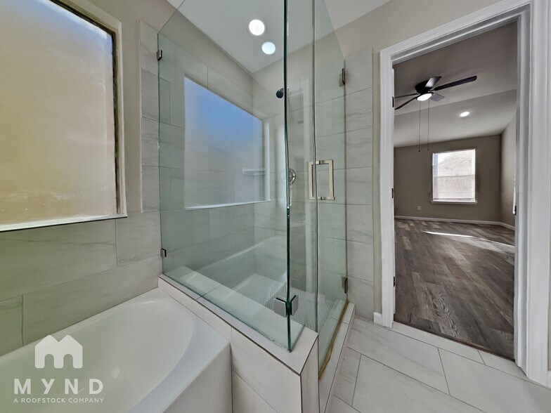 Building Photo - 6015 Barany Ct