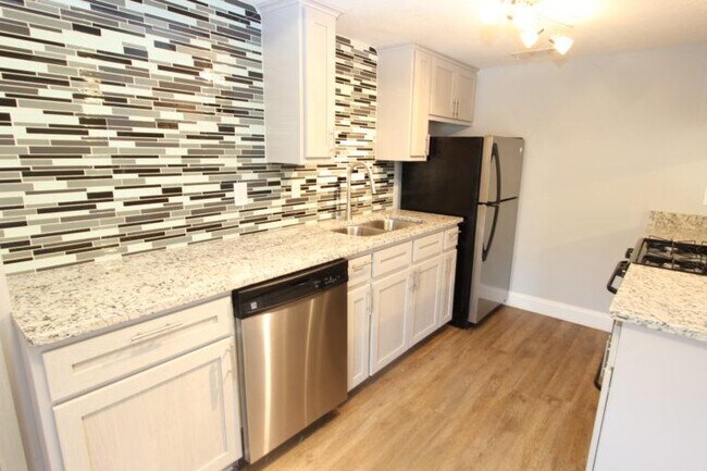 Building Photo - 6509 Berkman Dr