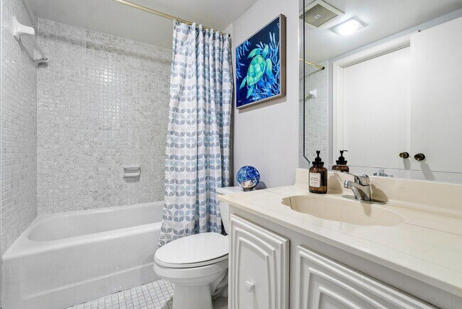 Building Photo - 5480 N Ocean Dr