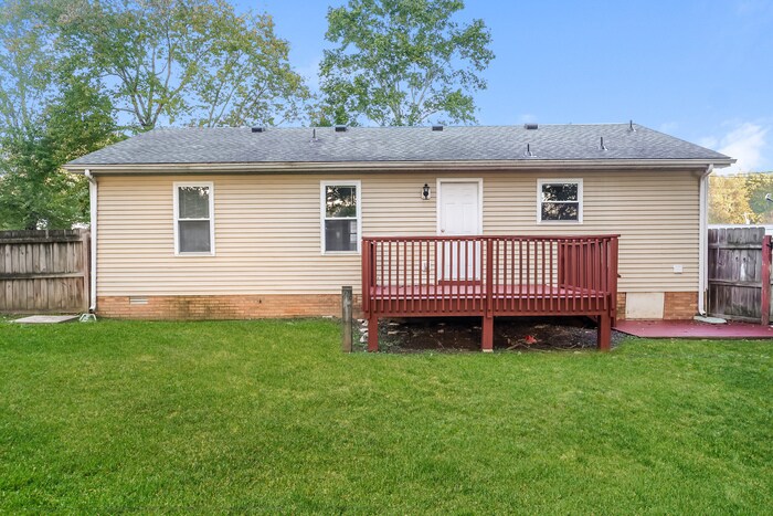 Building Photo - 565 Bridgette Dr