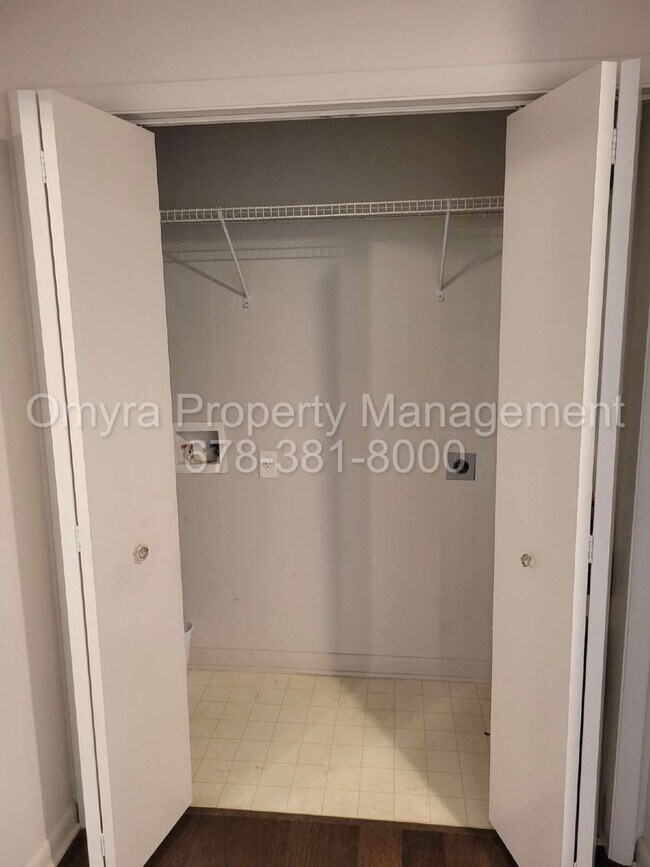 Building Photo - Beautiful Condo in Inman Park!