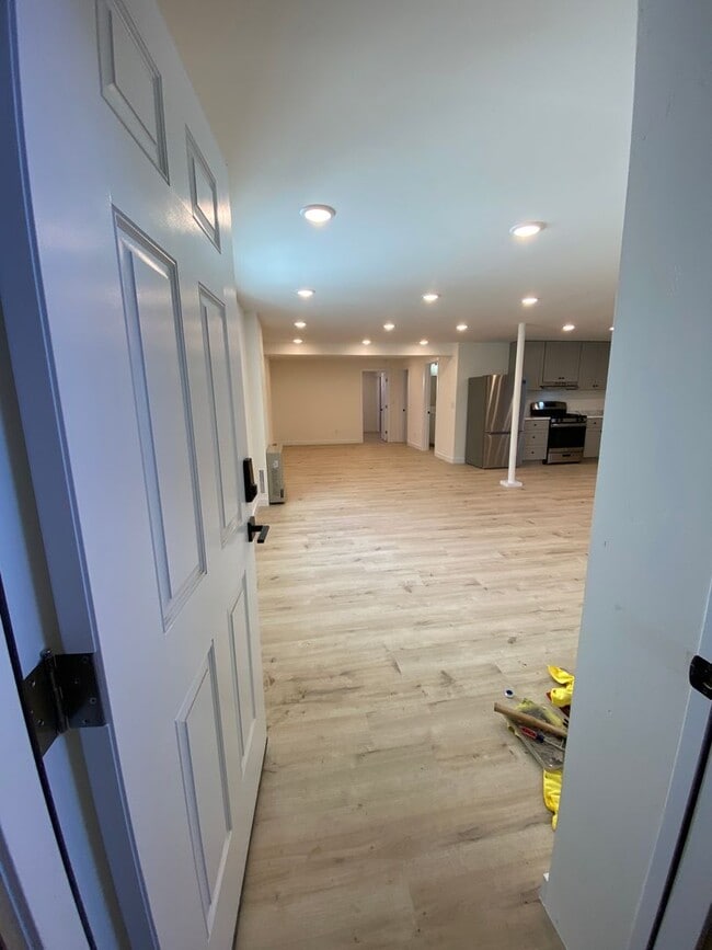 Building Photo - NEWLY RENOVATED 2 bed/ 1 bath Basement Apartment for Rent – All Utilities Included