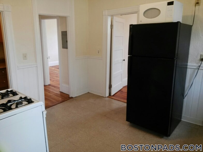 Building Photo - 124 Berkshire St