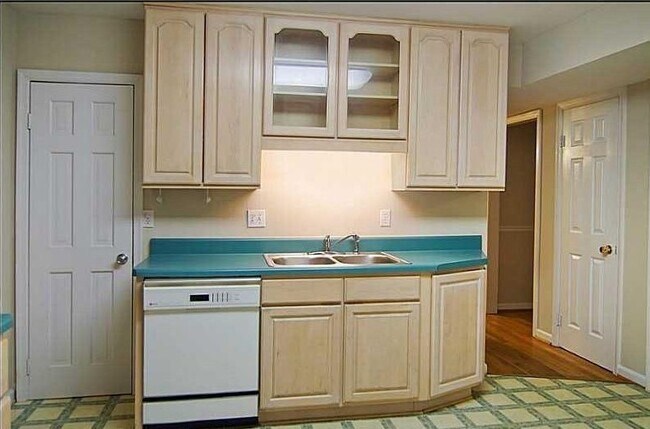 Building Photo - 318 Powhatan Drive Poquoson VA 23662