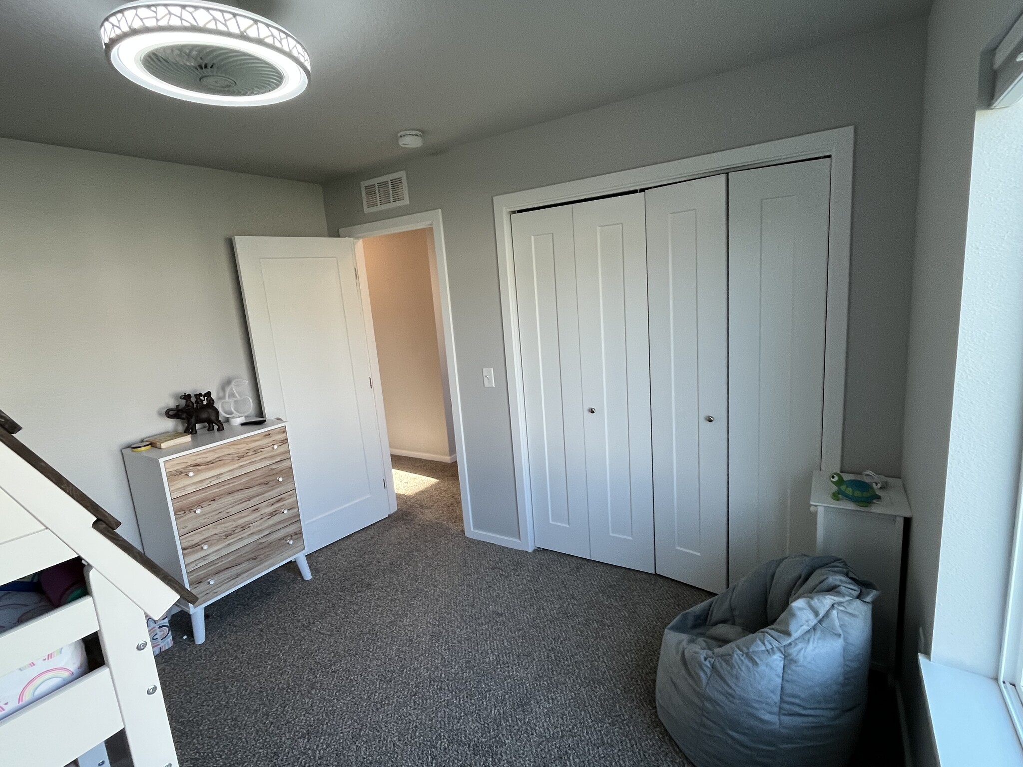 Large closets - 225 NW Greenwood Pl