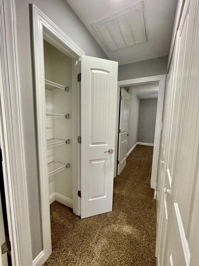 Building Photo - 518 Capstone Dr