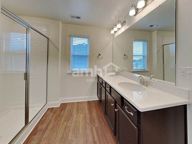 Building Photo - 2200 Brook Enclave Trail