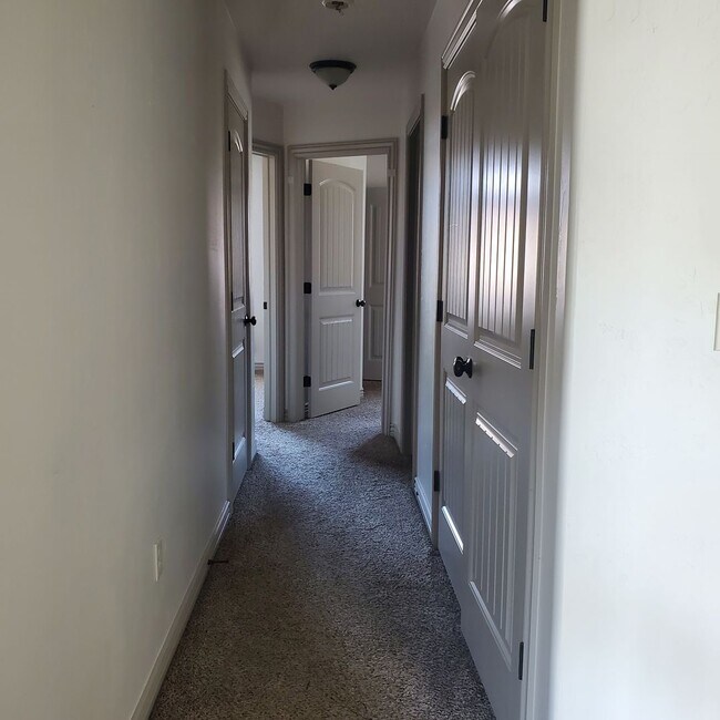 Building Photo - 1785 W 815 S