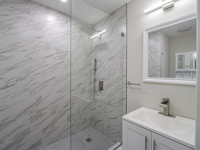 Building Photo - 8405 Red Bay Ct