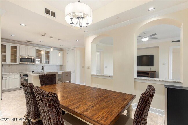 Building Photo - 4300 S Beach Pkwy