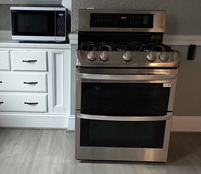 Building Photo - 161 Lynch St